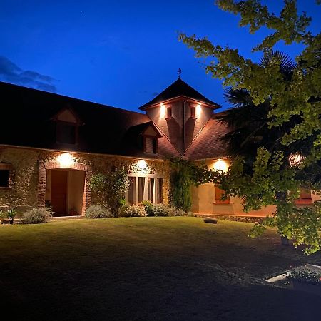 Domaine Des Pierres Trouvees Bed & Breakfast Saint-Vincent  Bagian luar foto
