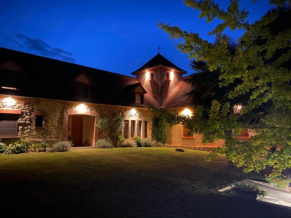 Domaine Des Pierres Trouvees Bed & Breakfast Saint-Vincent  Bagian luar foto