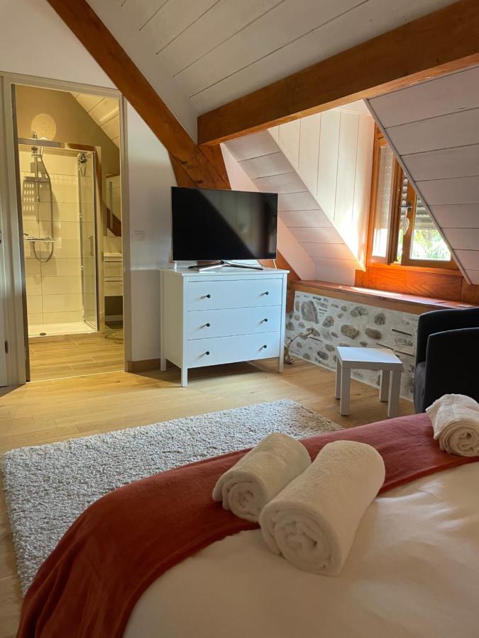 Domaine Des Pierres Trouvees Bed & Breakfast Saint-Vincent  Bagian luar foto